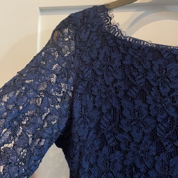Diane von Furstenberg (US8) Zarita Navy Lace Dress, good condition - Picture 3 of 7